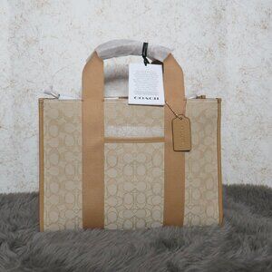 Coach Smith Tote in Signature Jacquard (Light Khaki)